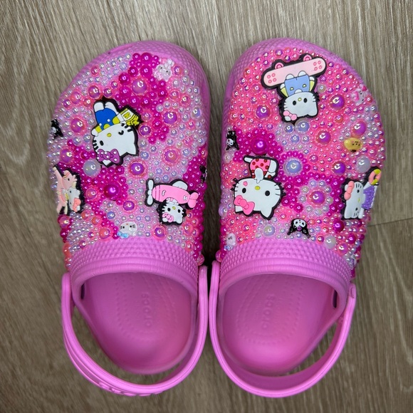 Hello Kitty Custom Crocs - Picture 5 of 6